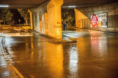 Stuttgart-Vaihingen: Unwetter laesst Keller und Strassen voll laufen - Feuerwehren im Dauereinsatz